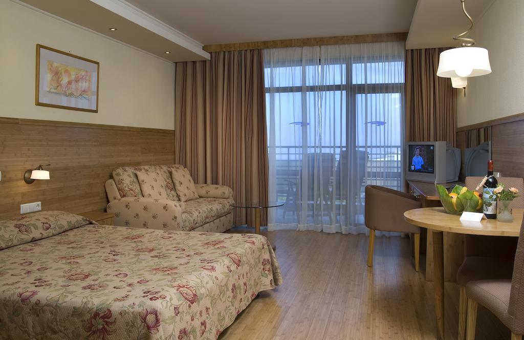 Flamingo Grand Hotel & Spa Albena Room photo